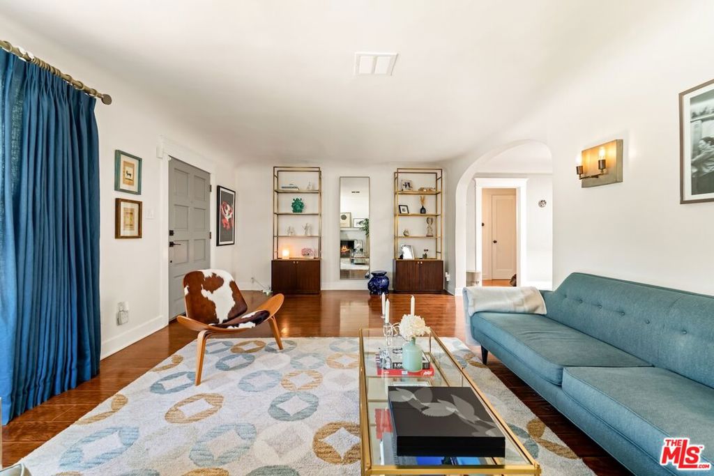 626 N Cahuenga Boulevard