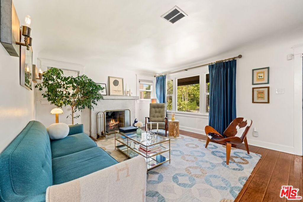 626 N Cahuenga Boulevard