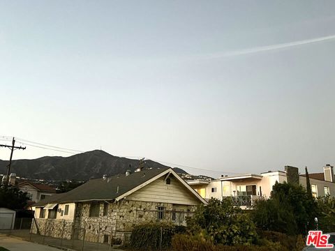 451 Palm Drive Glendale CA 91202