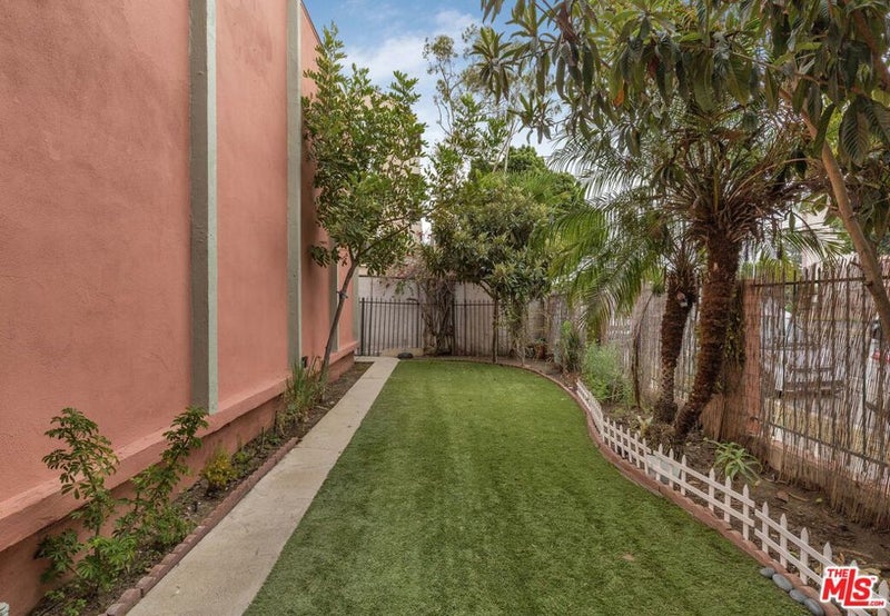 1611 Venice Boulevard