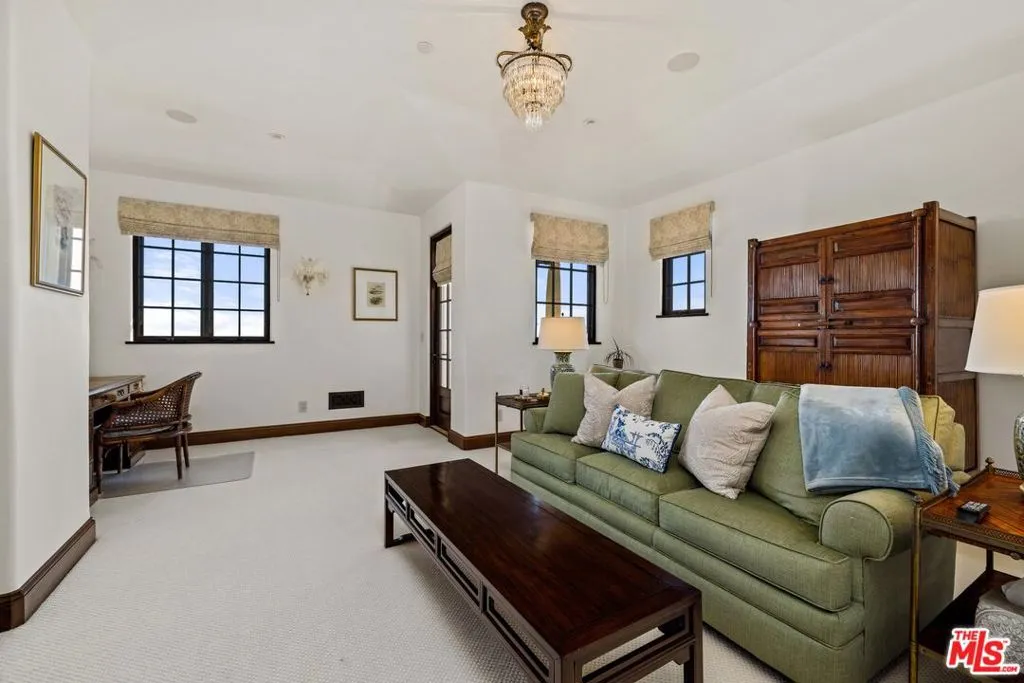 Santa Barbara, California 93110, United States, 5 Bedrooms Bedrooms, ,5 BathroomsBathrooms,Residential,Active,164072