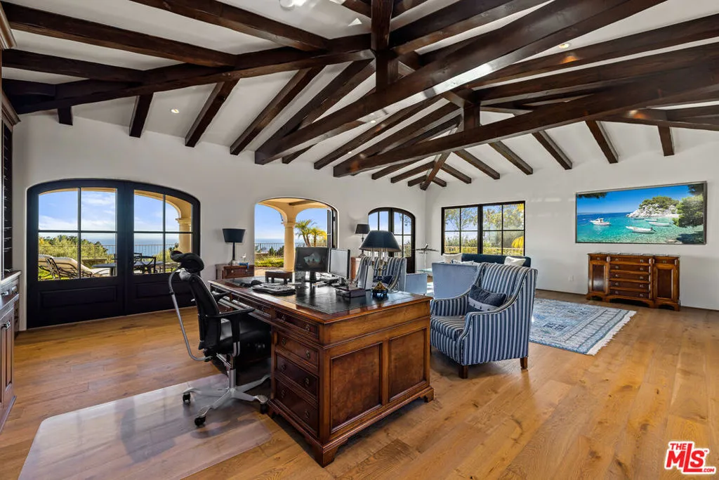 Santa Barbara, California 93110, United States, 5 Bedrooms Bedrooms, ,5 BathroomsBathrooms,Residential,Active,164072