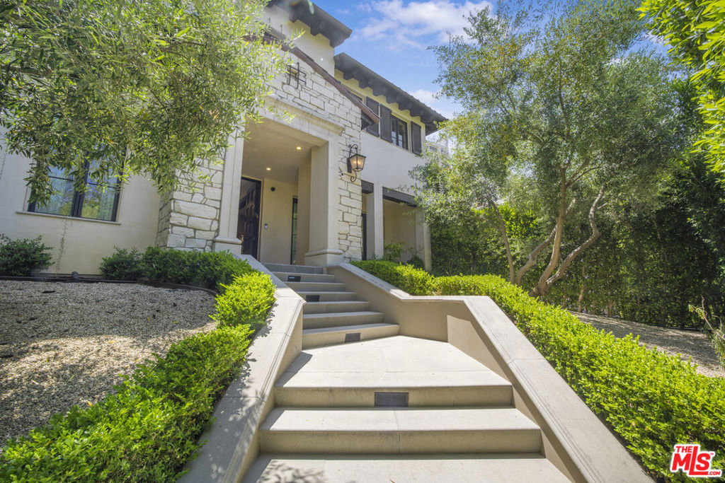 Properties 1 439 S Spalding Dr