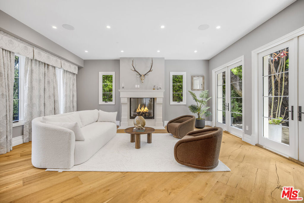 Properties 3 439 S Spalding Dr