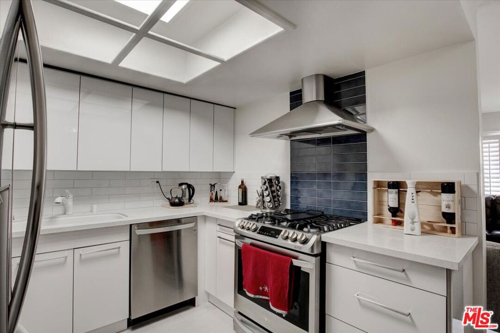 108 W Maple Street 27