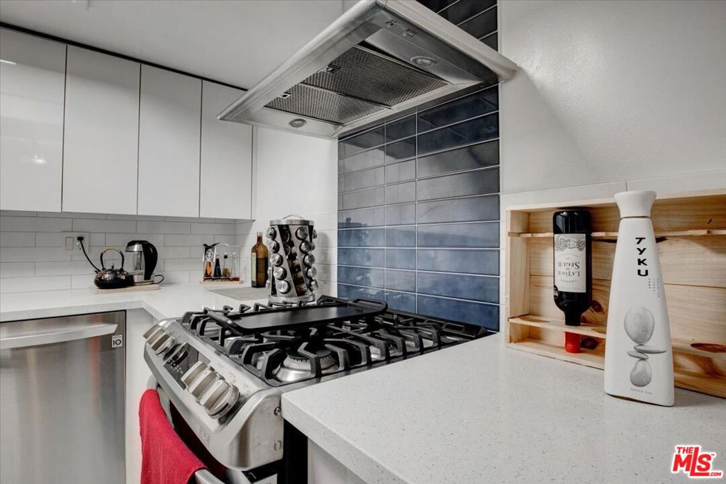 108 W Maple Street 27