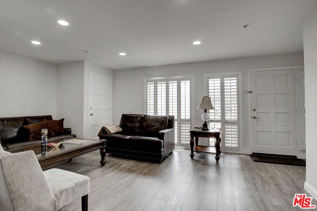 108 W Maple Street 27