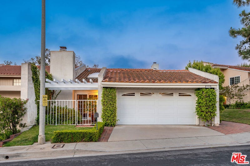 2788 Bottlebrush Drive