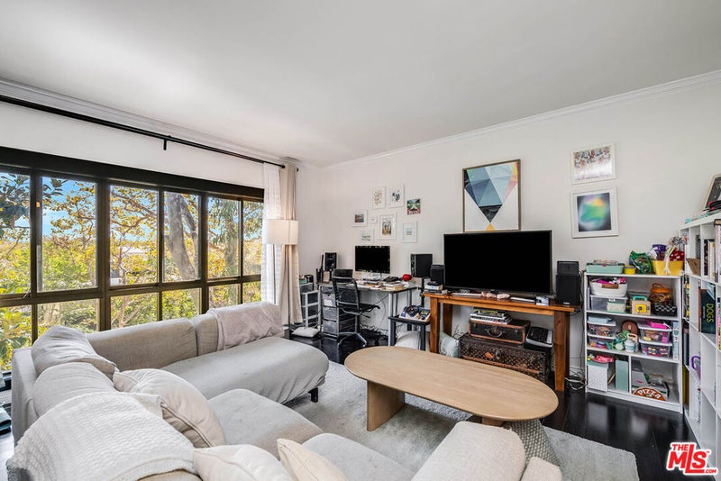 631 Wilcox Avenue 3F