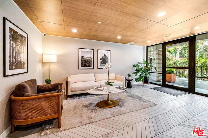 631 Wilcox Avenue 3F