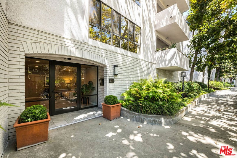 631 Wilcox Avenue 3F