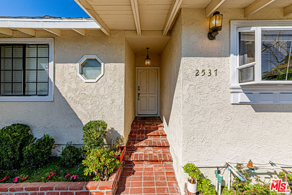 2537 Fairmount Avenue