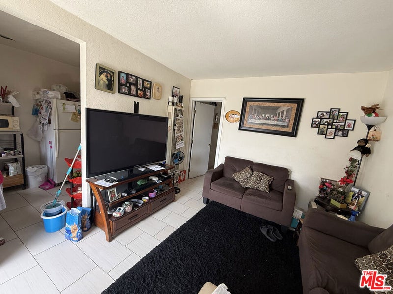 1212 E Rosecrans Avenue
