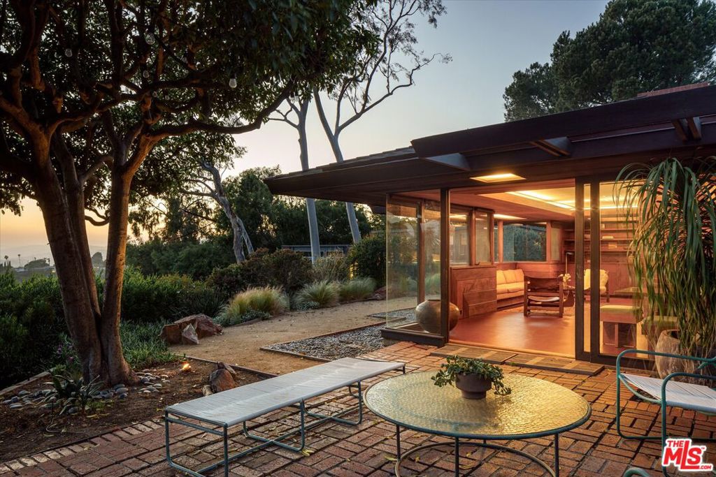 Properties 1 4260 Sea View Lane