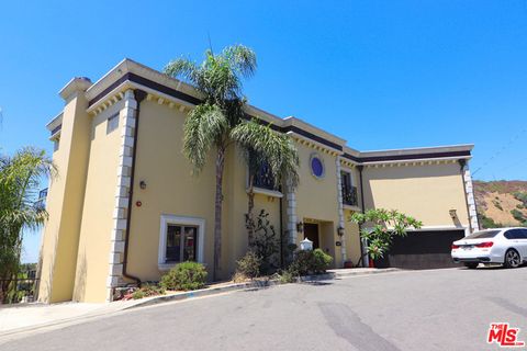 6446 W Weidlake Drive Los Angeles CA 90068