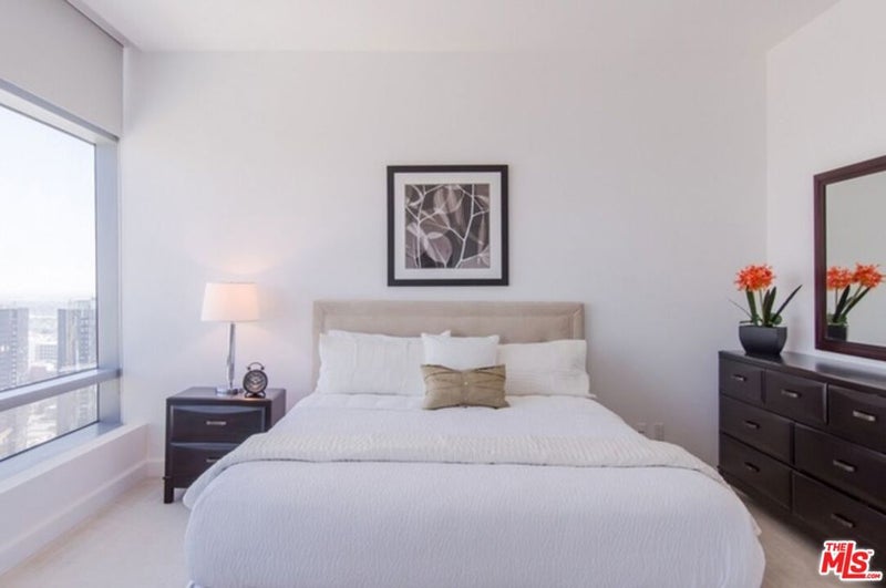 900 W Olympic Boulevard 39E
