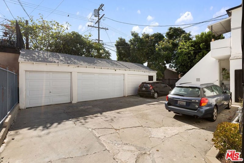 422 N Sierra Bonita Avenue