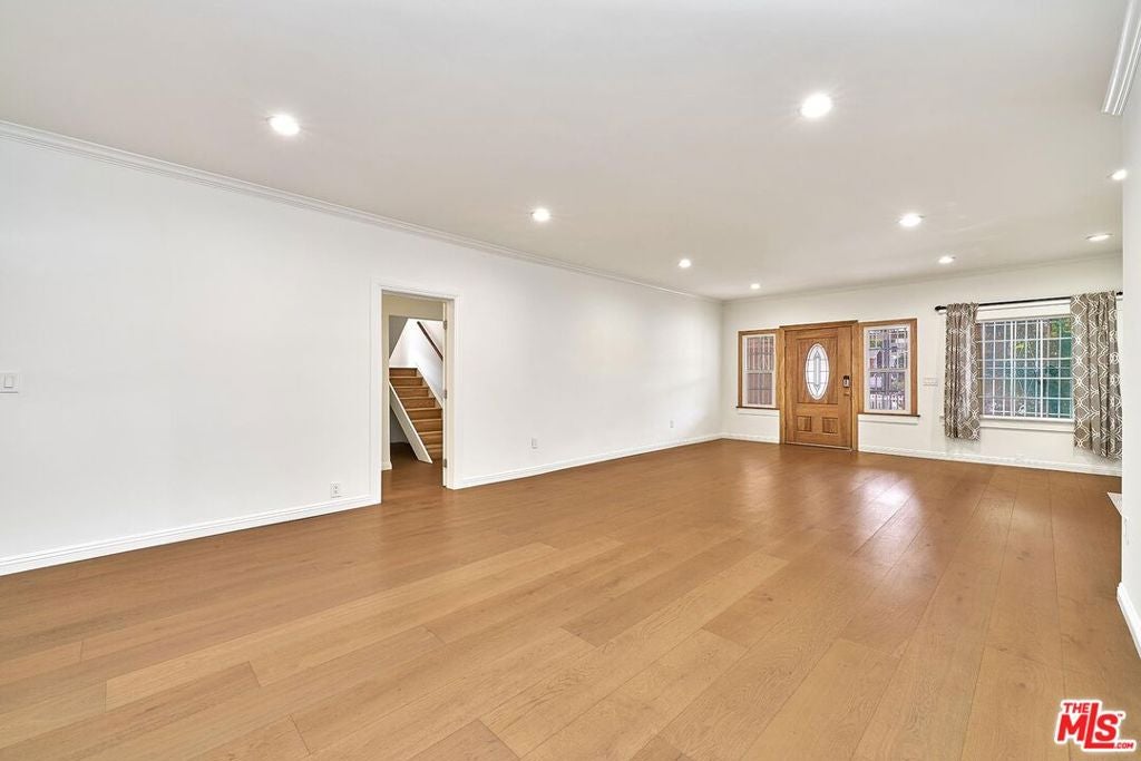 136 N Serrano Avenue