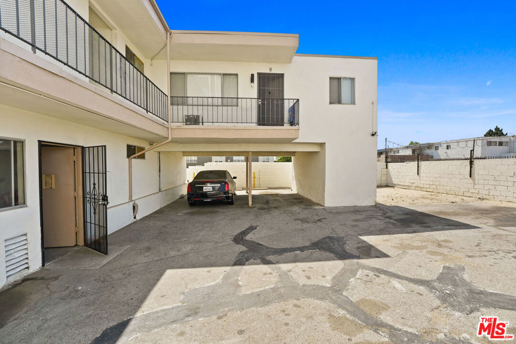 Properties 4 11763 Hamlin Street