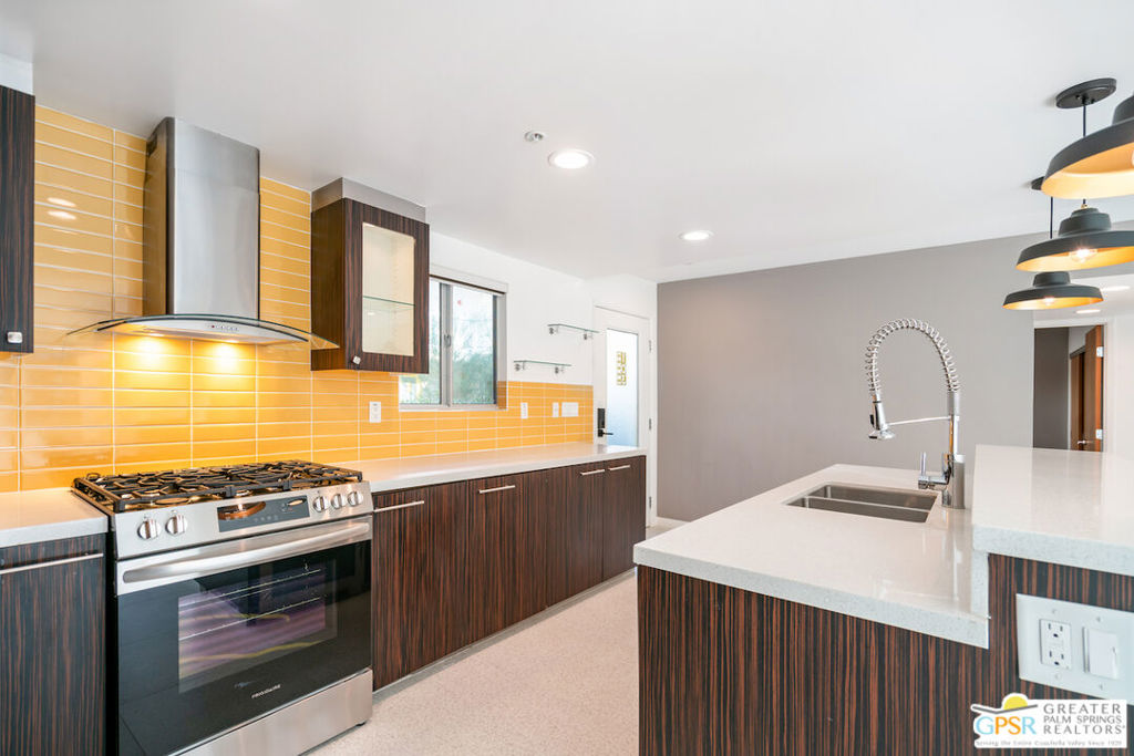 588 E San Lorenzo Road 103