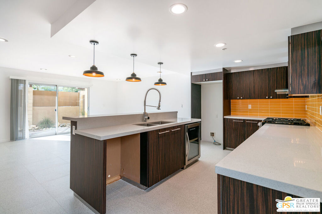588 E San Lorenzo Road 103