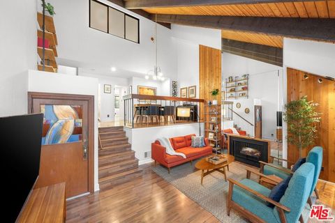 5121 Westpark Drive 105 Valley Village CA 91601