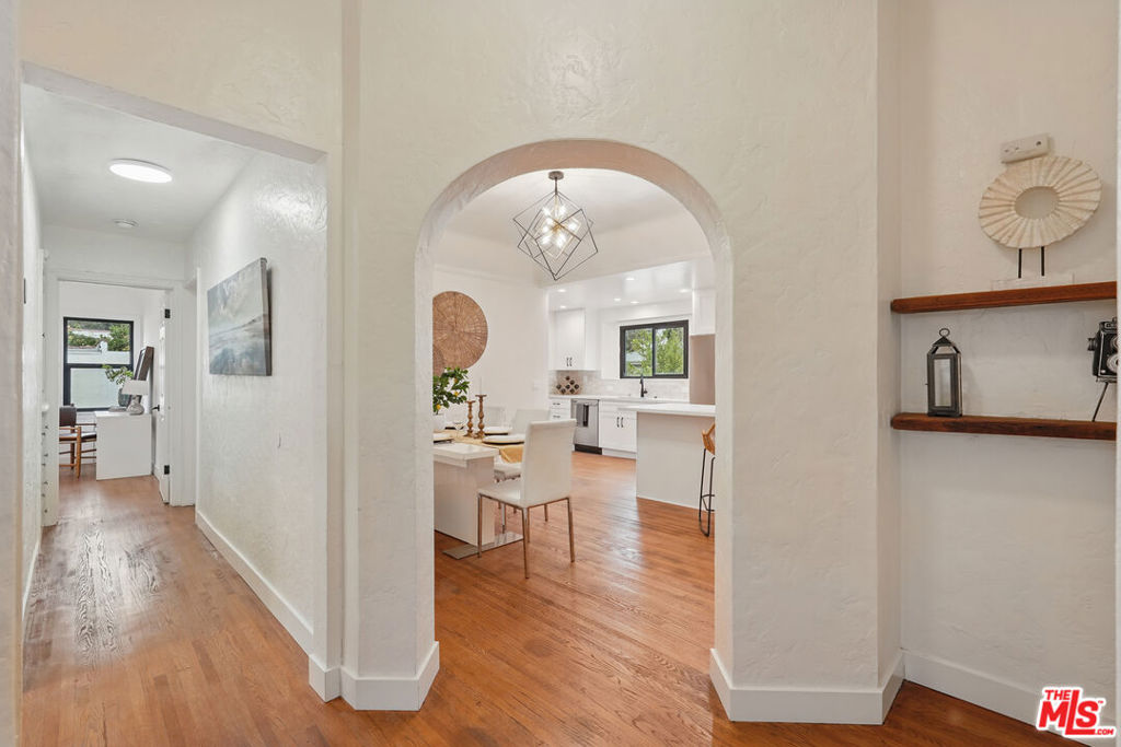 Properties 4 8919 Beverlywood Street