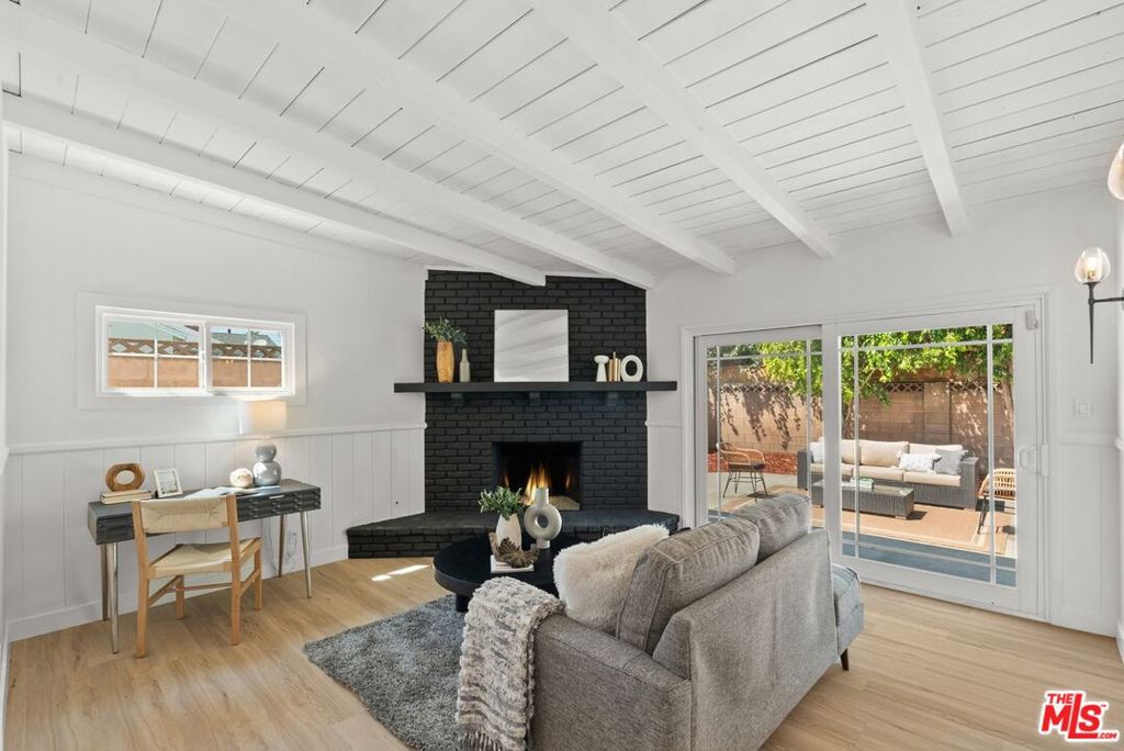 13807 Wyandotte Street