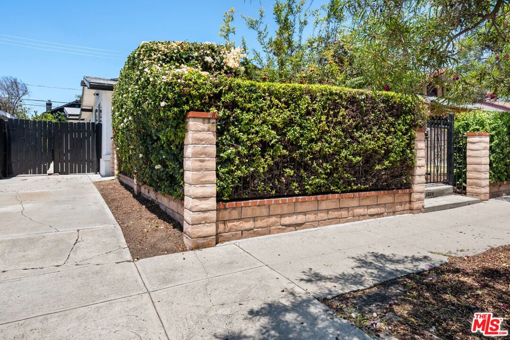 123 N Dillon Street