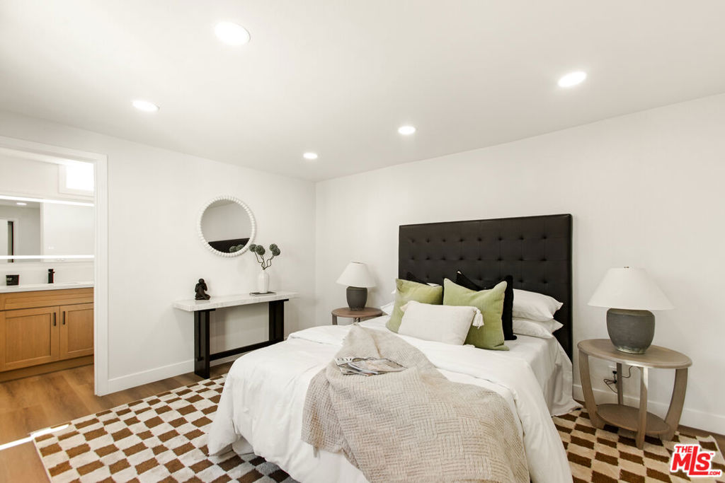 1020 W 55th Street