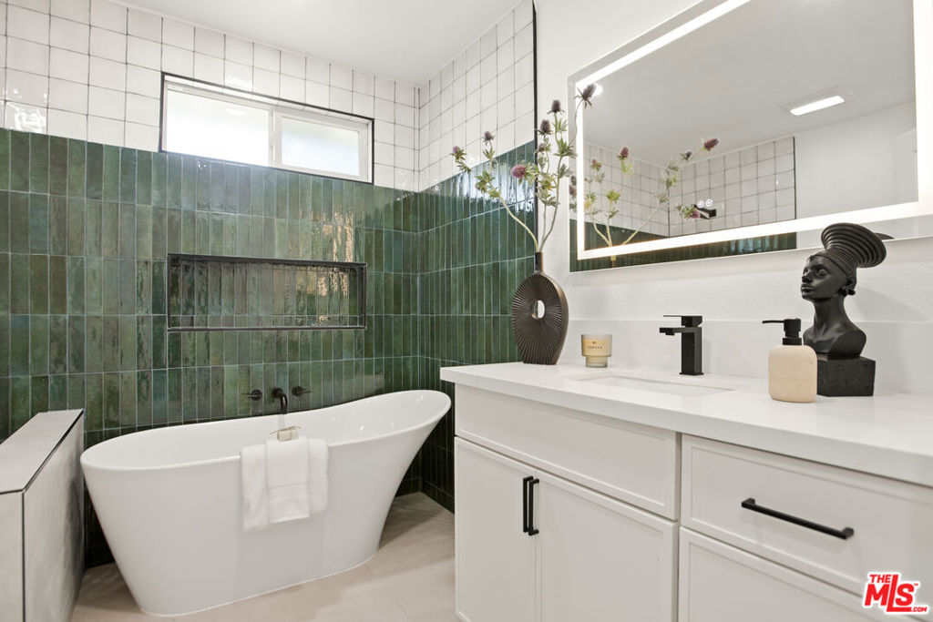 1020 W 55th Street