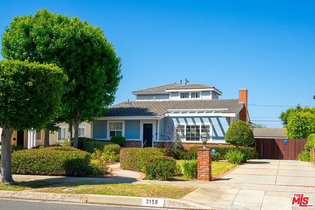 3158 Grand View Boulevard
