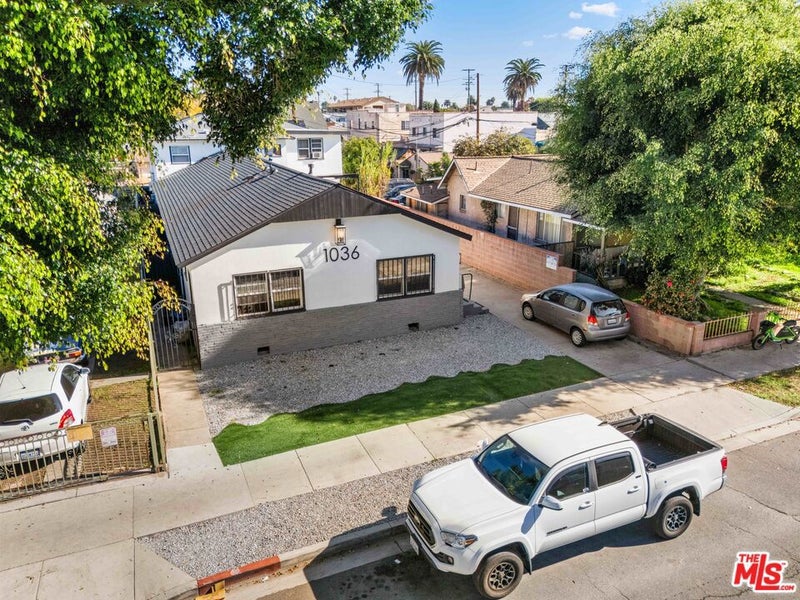 1036 Cherry Avenue