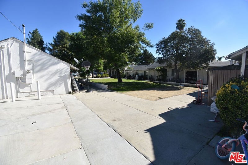 12215 San Fernando Road