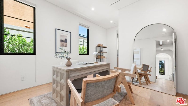 1926 Thayer Avenue