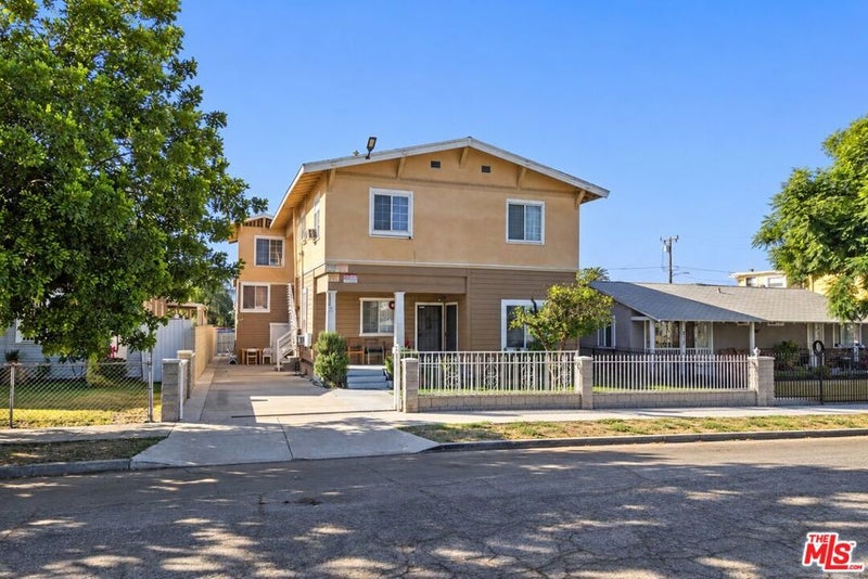 828 Hawthorne Place