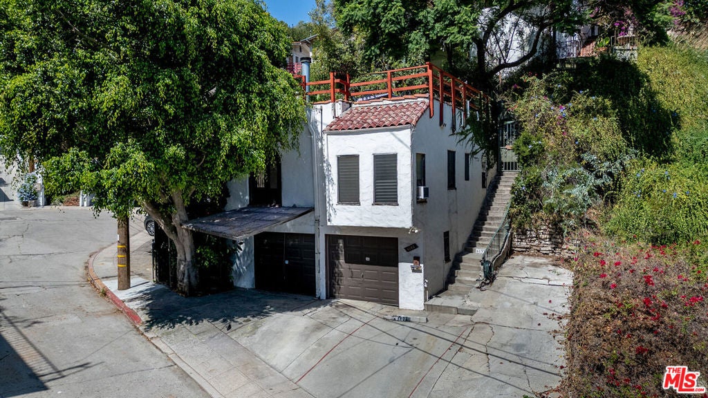 6133 Glen Tower Street