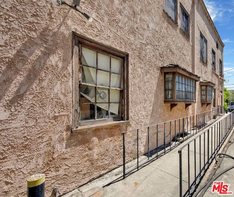 4149 Melrose Avenue