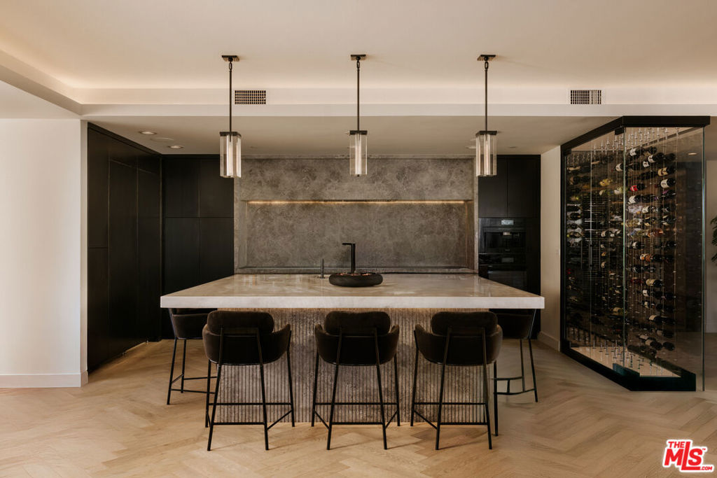 6250 Hollywood Boulevard 14A