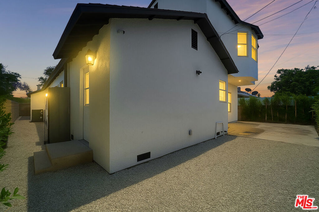 11703 Atkinson Avenue