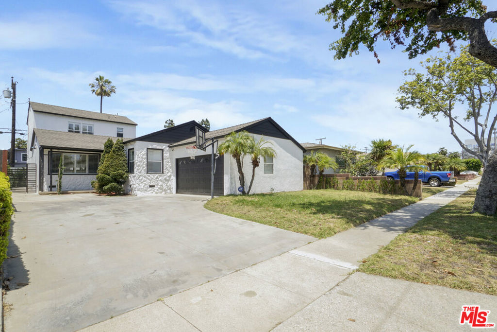 11703 Atkinson Avenue