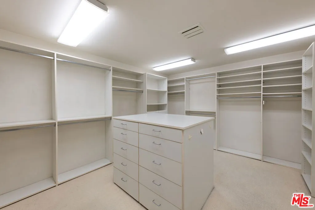 Beverly Hills, California 90212, United States, 4 Bedrooms Bedrooms, ,3 BathroomsBathrooms,Residential,Active,146406