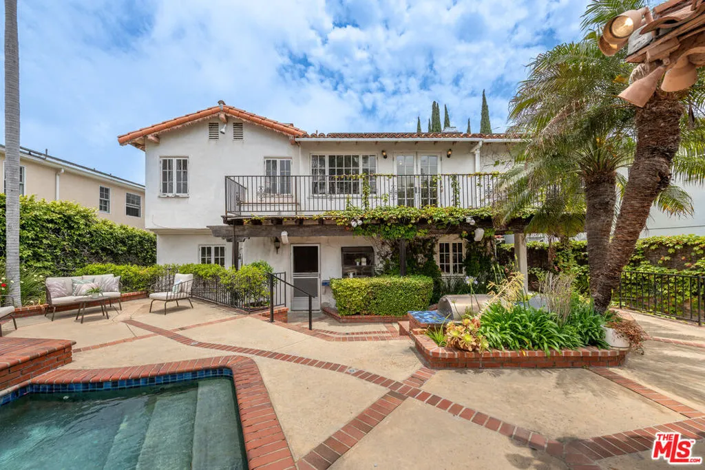 Beverly Hills, California 90212, United States, 4 Bedrooms Bedrooms, ,3 BathroomsBathrooms,Residential,Active,146406