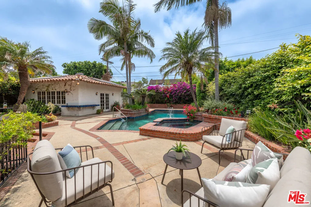 Beverly Hills, California 90212, United States, 4 Bedrooms Bedrooms, ,3 BathroomsBathrooms,Residential,Active,146406