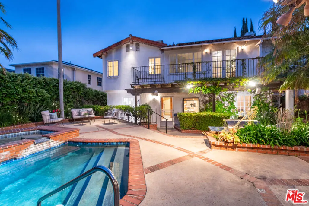 Beverly Hills, California 90212, United States, 4 Bedrooms Bedrooms, ,3 BathroomsBathrooms,Residential,Active,146406