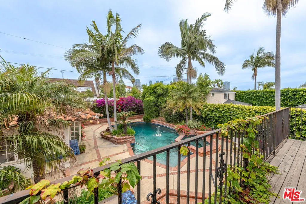 Beverly Hills, California 90212, United States, 4 Bedrooms Bedrooms, ,3 BathroomsBathrooms,Residential,Active,146406