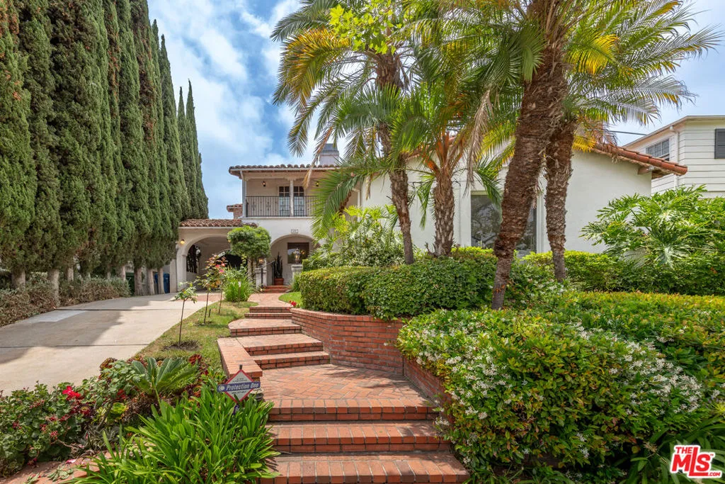 Beverly Hills, California 90212, United States, 4 Bedrooms Bedrooms, ,3 BathroomsBathrooms,Residential,Active,146406