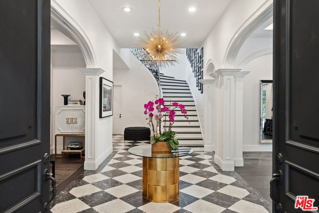 1600 Clear View Drive