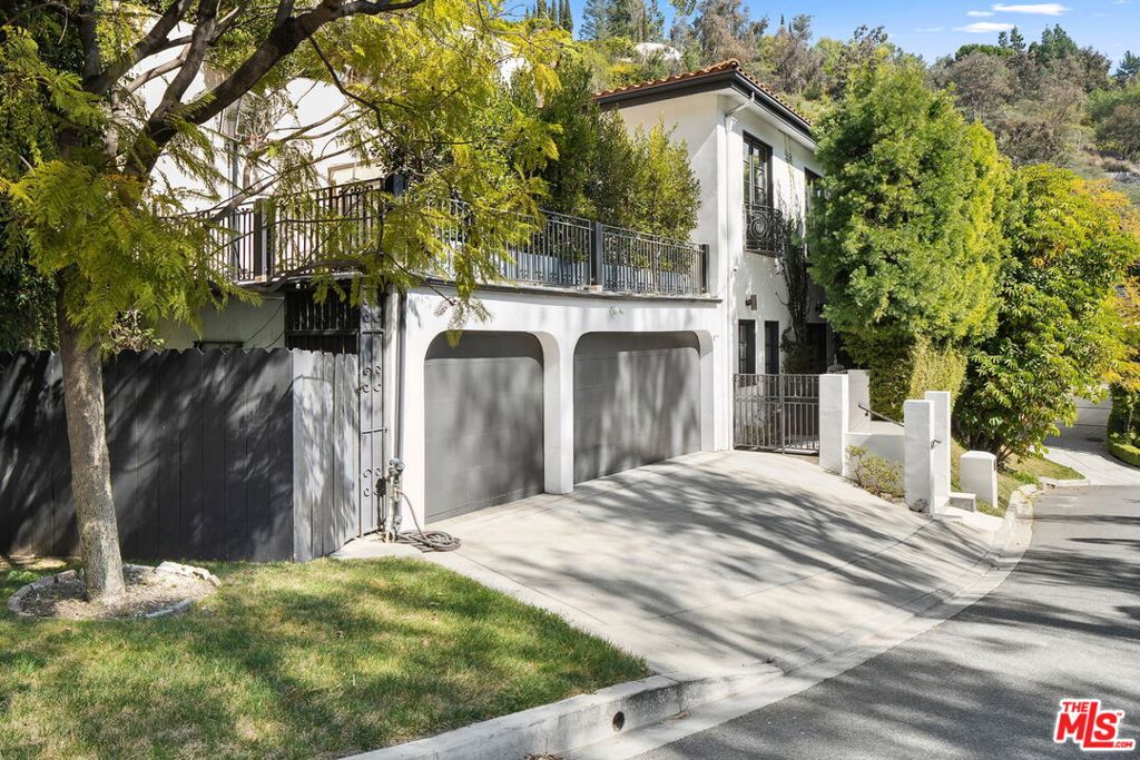 1600 Clear View Drive