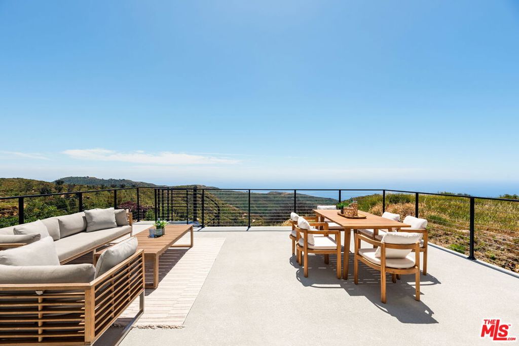 2165 E Little Las Flores Road